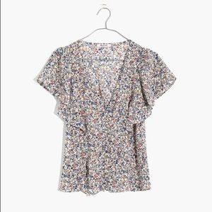 Carmelina Flutter-Sleeve Top in Blossoming Vines